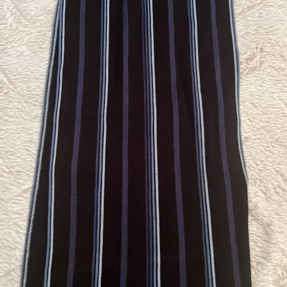NWT Roundtree and Yorke Striped Scarf